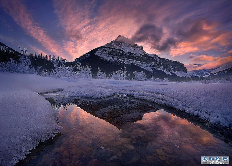 冬季的倒影   当时零下20摄氏度  作者  Marc Adamus.jpg