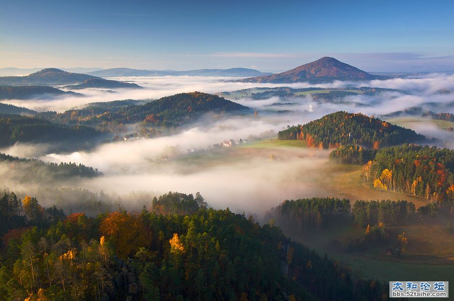 童话般的秋天   作者  Martin Rak.jpg